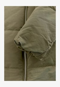 Wybrany, khaki green