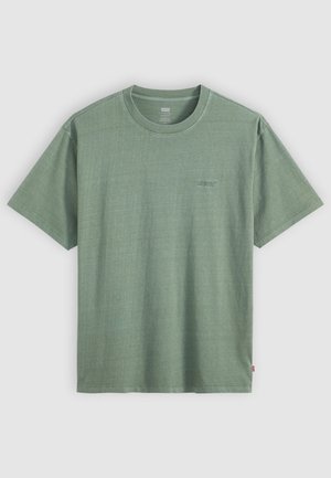 T-shirt vert clair à manches courtes avec col rond, fabriqué en coton doux, arborant un petit logo sur la poitrine et un ourlet droit.