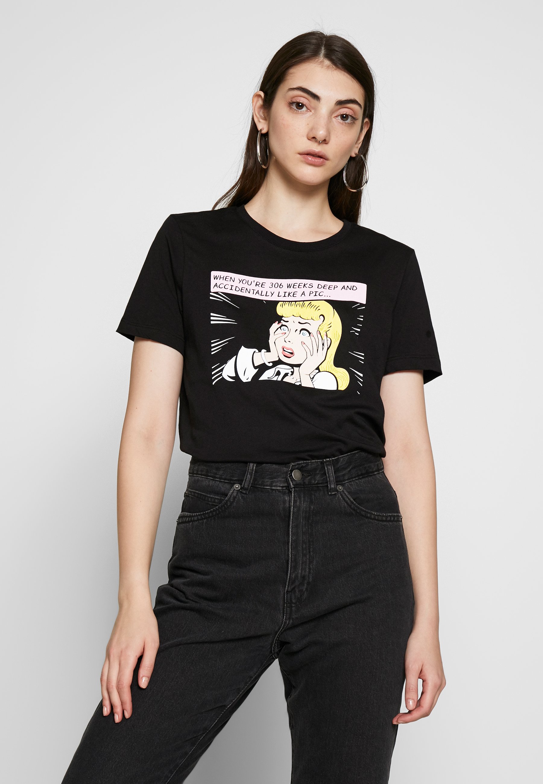 Even&Odd HATTIE POP ART T shirts med print black Even&Odd HATTIE POP ART - T-shirts med print - black