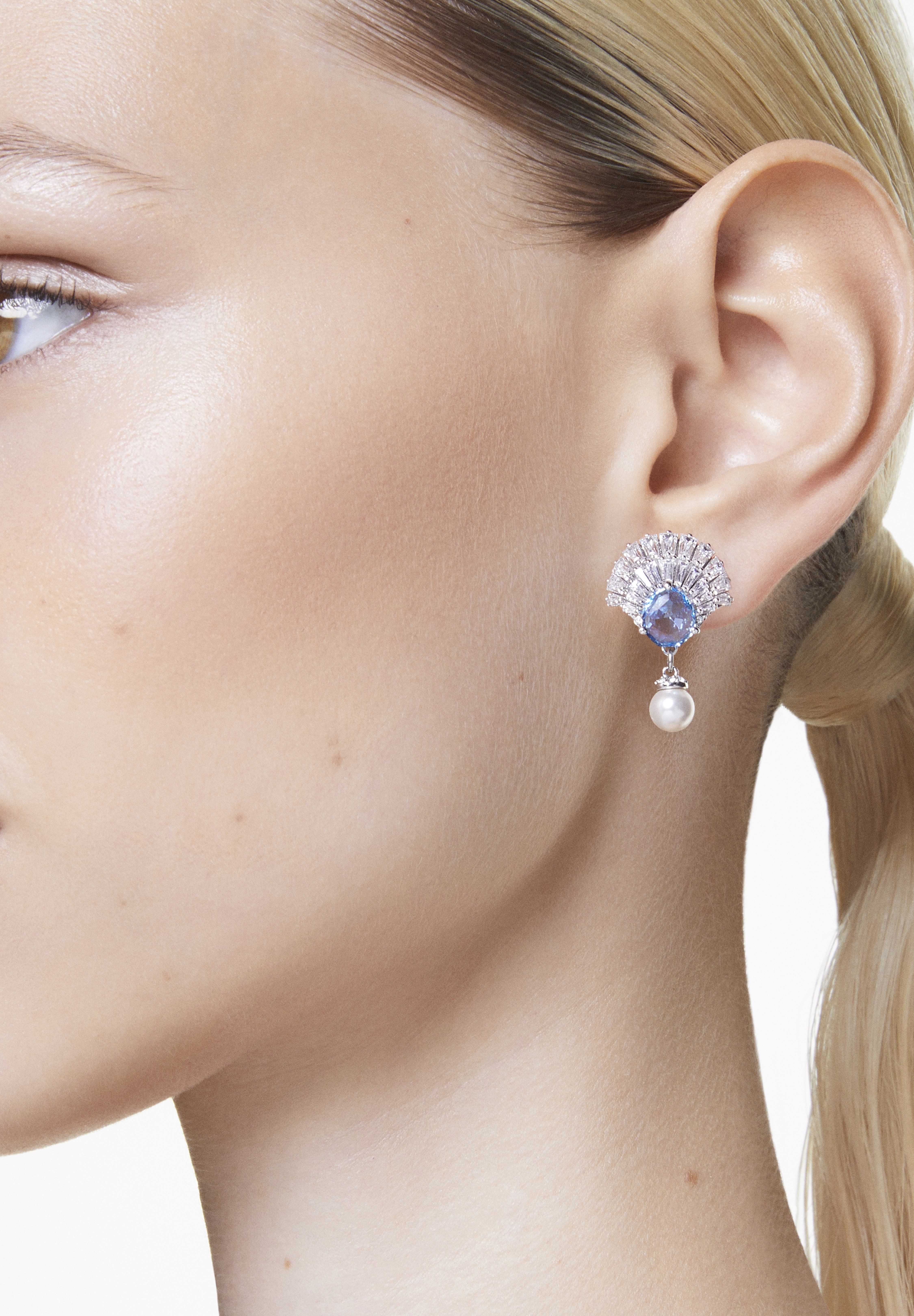 ピアス SWAROVSKI Idyllia Flower Blue Rhodium Drop Hoop Earrings 568 Swarovski IDYLLIA DROP EARRINGS SHELL - Auskarai - blue