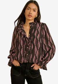 Nem kiválasztott, pink spot