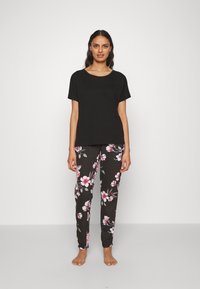 LASCANA - VIVANCE DREAMS BY LASCANA VD HORTENSIA - Pyjamas - black Thumbnail Image 1