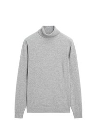 Grijze turtleneck trui van zachte gebreide stof, met lange mouwen en een geribde kraag en zoom. Geen patronen of versieringen zichtbaar.