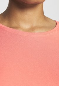 Vero Moda Jednoduché tričko - mottled light brown