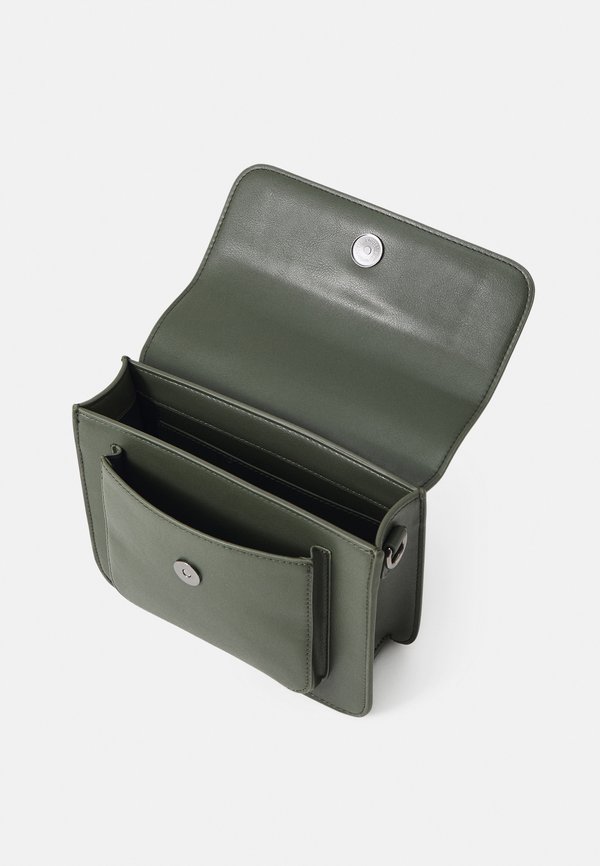 CAYMAN POCKET STRUCTURE - Cross body bag3