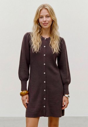 Vero Moda, KNITTED DRESS AWLEMON SHORT DRESS - Robe pull - chocolate torte