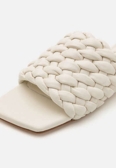 Souliers Martinez ASTER WOVEN - Natikače - white