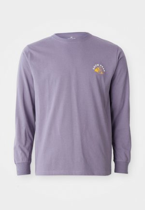Langärmliges T-Shirt in Lavendel, aus Baumwolle gefertigt. Mit "SNOW PEAK" Text und Berggrafik auf der linken Brust. Gerader Schnitt und gerippte Bündchen.