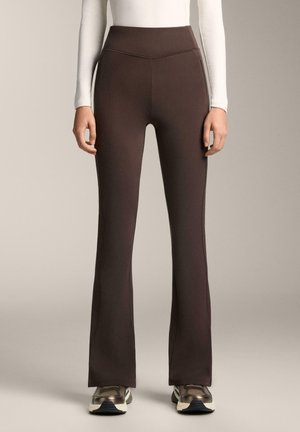 WARM HIGH RISE FLARE WITH POCKETS - Nohavice - brown