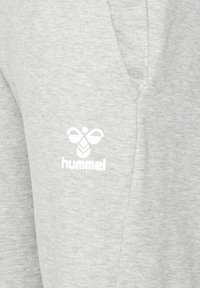 Hummel Donji dijelovi trenirke - grey melange