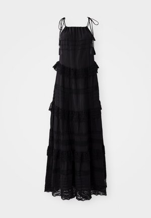 Vestido maxi negro con tirantes ajustables, que presenta volantes en capas y un borde decorativo de encaje a lo largo del dobladillo y el cuerpo.