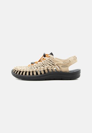 Keen UNEEK - Tursandaler - brown