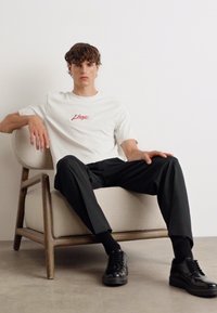 HUGO Μπλουζάκι με στάμπα - natural