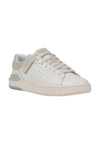 Sneakers in pelle beige chiaro con dettagli perforati, lacci piatti e suola ammortizzata. Accenti grigio chiaro sul tallone e sul lato.