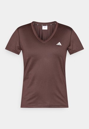 Brązowy sportowy t-shirt z krótkim rękawem wykonany z gładkiego materiału, z dekoltem w serek i białym logo na lewej piersi.