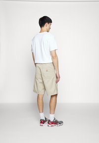Carhartt WIP SIMPLE - Shorts - wall rinsed