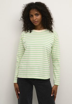 Langarmshirt in Creme mit grünen horizontalen Streifen. Weicher Stoff, lässige Passform, runder Halsausschnitt und leicht gesenkte Schultern.