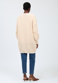 INFLUENCER FLOWER APPLICATION  - Vest - cream