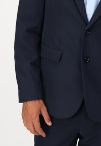Bruuns Bazaar RUBENBBKARLAXEL SUIT - Oblek - navy