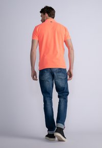 Petrol Industries CLASSIC - Polotričko - coral