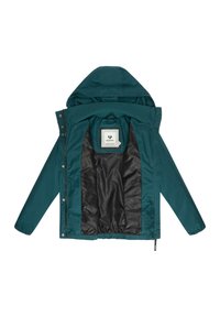 Giacca impermeabile color turchese con cappuccio, dotata di una chiusura frontale con zip, bottoni a pressione e una fodera interna nera e strutturata.