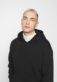 Jack & Jones JORBRINK HOOD - Kapuzenpullover - black