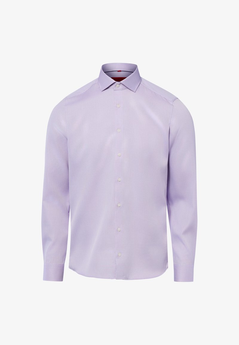 Jasnofioletowa, męska koszula wizytowa z długim rękawem, zapinana na guziki, z kołnierzykiem typu spread, prezentowana na białym tle.
