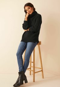 Friends Like These ROLL NECK - REGULAR FIT - Džemperis - black