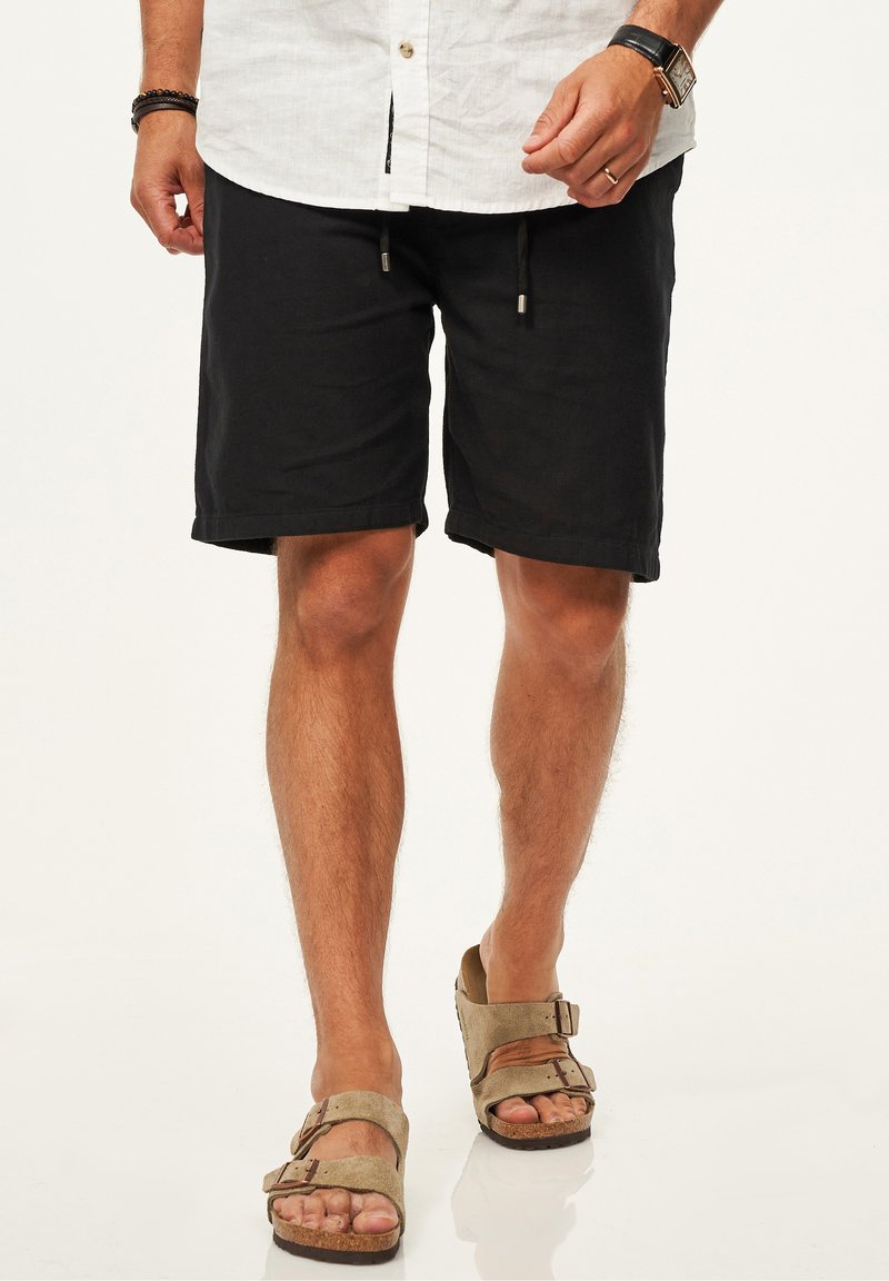 CARISMA Shorts - black