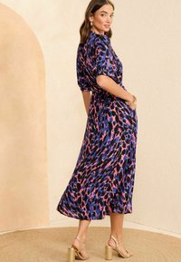 Love & Roses REGULAR FIT - Denné šaty - animal