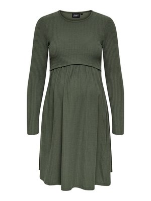 Gebreide olijfgroene zwangerschapsjurk met lange mouwen, ronde halslijn en een geplooide taille voor een comfortabele pasvorm.