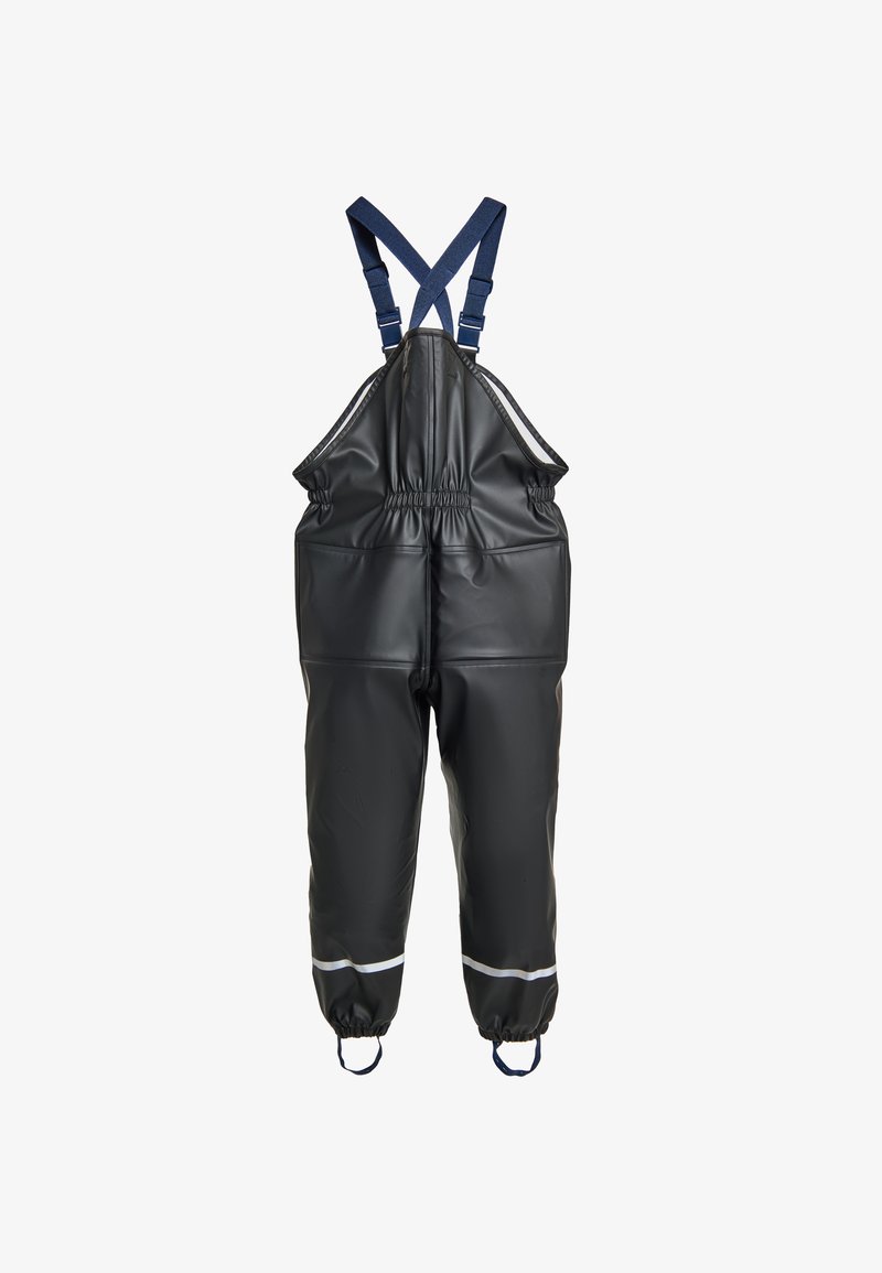 Juodos vandeniui atsparios kombinezonas su reguliuojamomis mėlynomis petnešomis, elastinga liemens dalimi, baltu atšvaitu ant kojų ir elastinėmis rankovėmis ties kulkšnims.