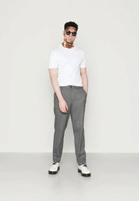 Pier One 10 PACK - Tricou basic - white/black