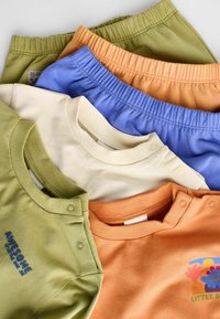 Next JOGGERS SET 6 PACK - REGULAR FIT - Treniņtērps - bright dino