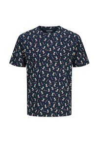 Camiseta de color navy hecha de algodón con un patrón repetido de calcetines navideños verdes y rojos y bastones de caramelo. Manga corta y cuello redondo.