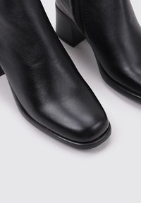 Sandra Fontán TELDE - Botines bajos - black