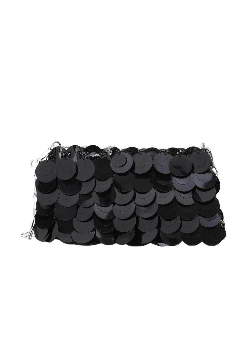 Borsa a mano nera con un design di paillettes caratterizzato da paillettes circolari, texture liscia e tracolla in argento. Forma rettangolare.