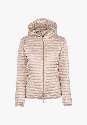 Chaqueta acolchada ligera color beige con costuras horizontales, capucha fija, cremallera frontal completa y puños elásticos.