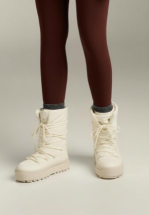 OYSHO, LACED APRÈS-SKI BOOTS - Talvisaappaat - beige