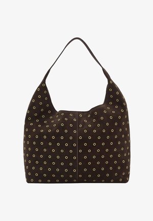 Borsa in suede marrone con forma arrotondata, caratterizzata da un motivo di occhielli in metallo dorato distribuiti uniformemente sulla superficie. Texture liscia, design minimalista.