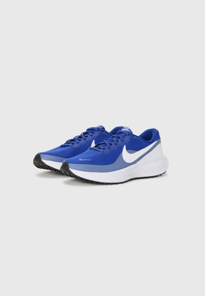 Zapatillas deportivas con parte superior de malla azul transpirable, acentos blancos, suela de goma negra y un logotipo distintivo en el lateral.