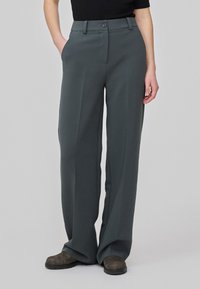 Modström GALE PANTS - Hlače - harbor green