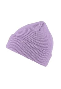 Lavendelkleurige gebreide beanie met ribbelstructuur, voorzien van een omgevouwen rand en een ronde top. Geen zichtbare logo's of accenten.
