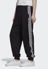 adidas Originals Träningsbyxor - black