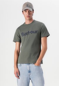 Barbour LOGO TEE - T-shirt estampada - thyme
