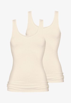 Zwei cremefarbene Tanktops mit breiten Trägern, aus geripptem Stoff, mit einem Rundhalsausschnitt und einer gerafften Saumverarbeitung.