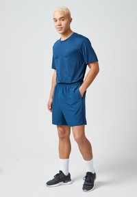 SNOCKS Kurze Sporthose - dunkelblau