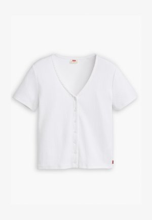 Hvit ribbet T-skjorte med kort erm og dyp V-hals, med en rad av seks knapper foran og en liten rød logo nederst.