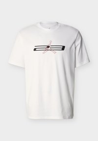 Δεν επιλέχθηκε, white/black/university red
