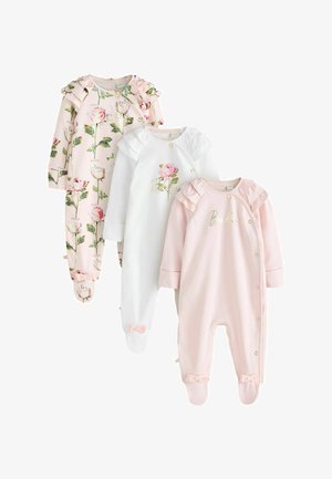 Trei pijamale cu picioare pentru fetițe, cu umeri cu volane, având modele florale și culori pastel roz și alb, cu închideri frontale cu capse.